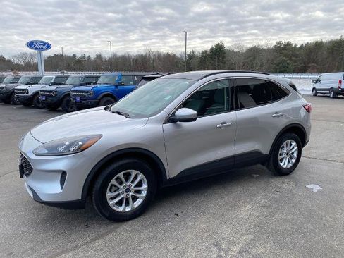 Certified 2020 Ford Escape SE image 3