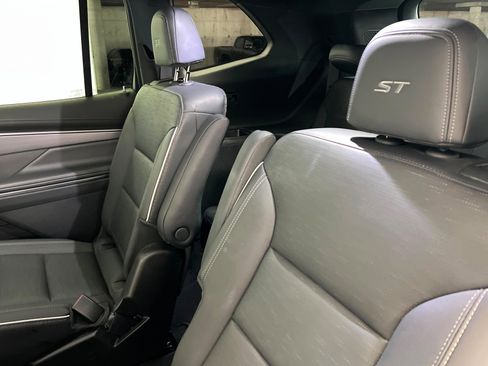 Used 2025 Buick Enclave Sport Touring image 21