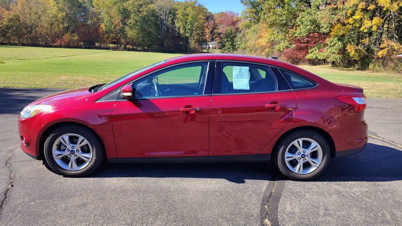 Used 2013 Ford Focus SE w/ SE Winter Pkg FWD image 1