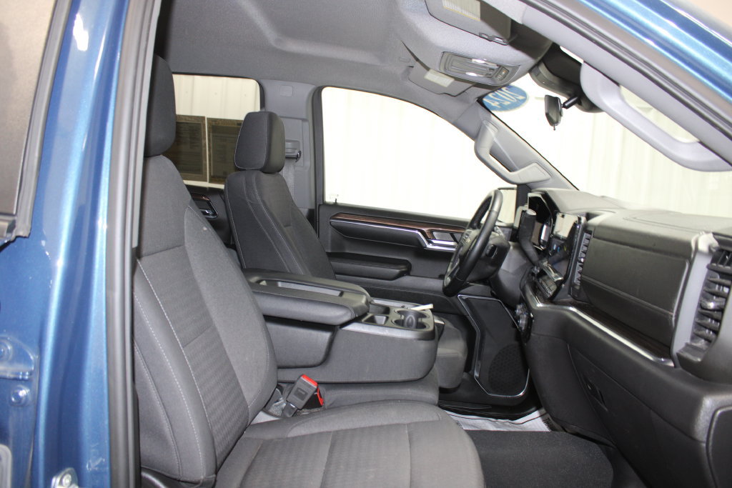 Used 2024 Chevrolet Silverado 1500 LT AWD/4WD image 38