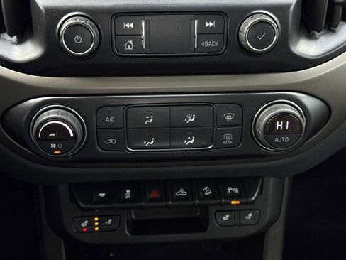 Used 2022 Chevrolet Colorado Z71 image 5