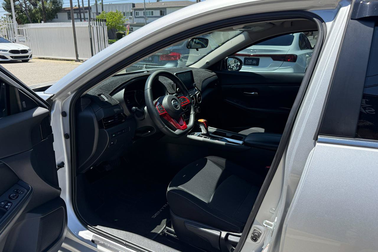 Used 2022 Nissan Sentra SV FWD image 16