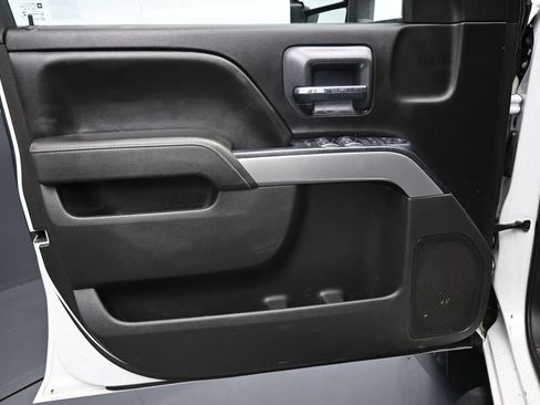Used 2018 Chevrolet Silverado 1500 LT w/ All Star Edition AWD/4WD image 10