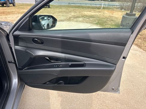 Certified 2025 Hyundai Elantra Sport image 14