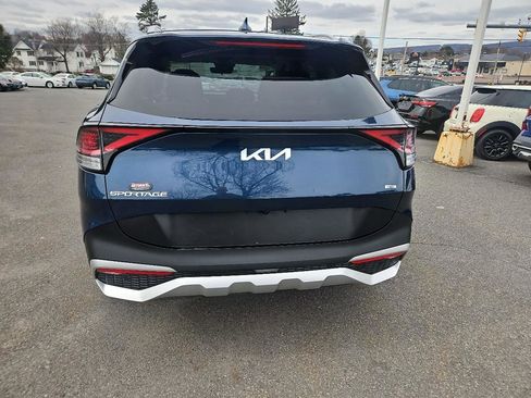 Used 2023 Kia Sportage EX image 4