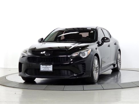 Used 2018 Kia Stinger image 3