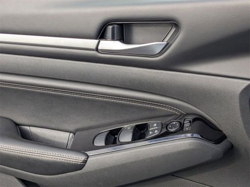 Used 2023 Nissan Altima 2.5 SL image 17