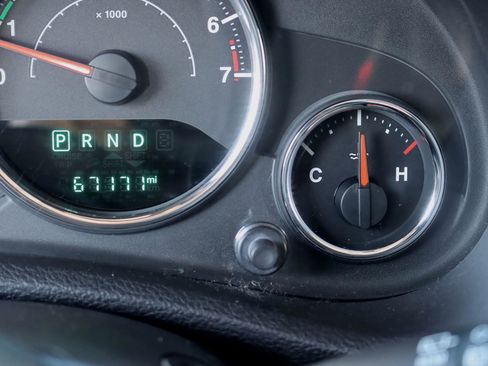 Used 2018 Jeep Wrangler Unlimited Sahara image 19