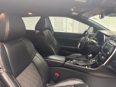 Used 2019 Nissan Maxima SR w/ Premium Package image 10