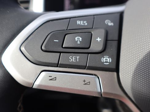 Used 2023 Volkswagen Atlas Cross Sport SE FWD image 16