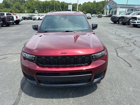 Used 2024 Jeep Grand Cherokee L Laredo AWD/4WD image 20