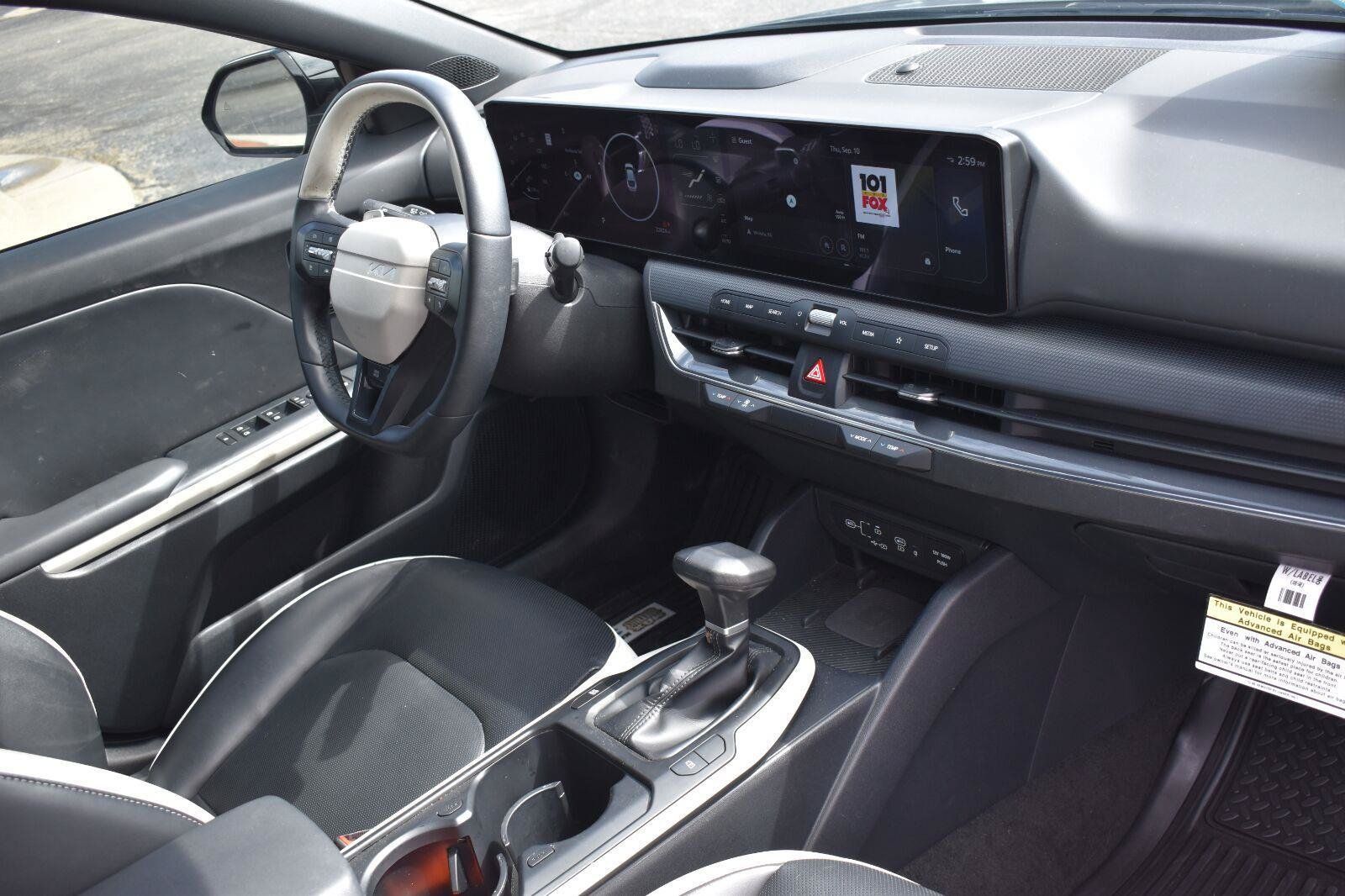 Used 2025 Kia K4 GT-Line w/ GT-Line Premium Package FWD image 12