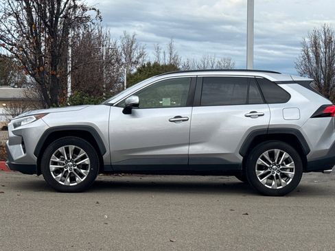 Used 2020 Toyota RAV4 Limited image 7