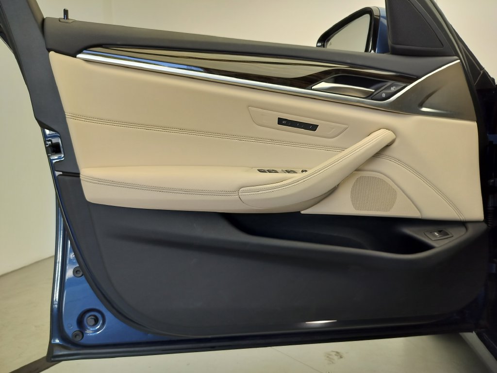Certified 2021 BMW 540i w/ Convenience Package RWD image 6