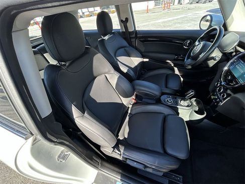 Used 2022 MINI Cooper SE image 23
