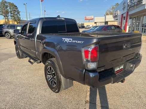 Used 2022 Toyota Tacoma TRD Sport image 8