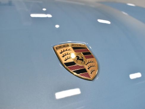 Used 2025 Porsche Macan 4S Electric AWD/4WD image 9