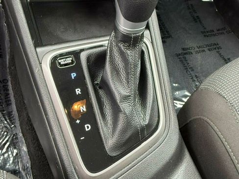 Used 2021 Hyundai Accent SE FWD image 39