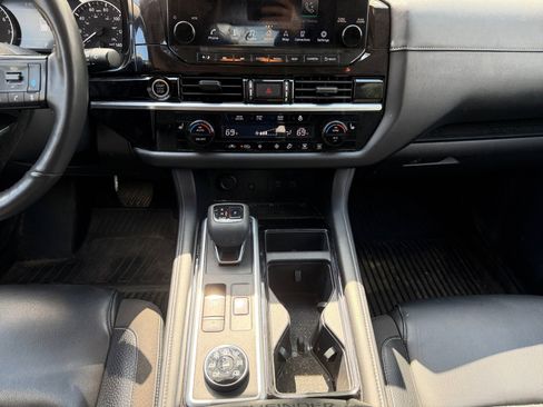 Used 2022 Nissan Pathfinder SL w/ SL Premium Package AWD/4WD image 9