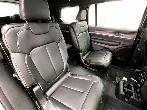 New 2025 Jeep Grand Cherokee L Limited image 10