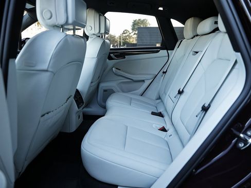 New 2026 Porsche Macan image 29