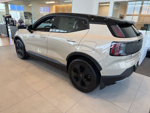 New 2026 Volvo EX30 Cross Country Ultra w/ Protection Package Premier image 9
