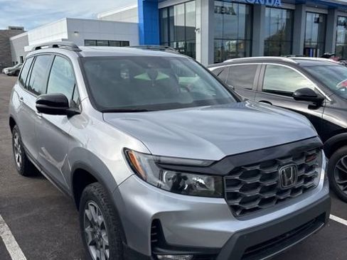 Used 2023 Honda Passport TrailSport image 1
