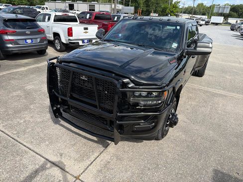Used 2022 RAM 3500 Limited AWD/4WD image 13
