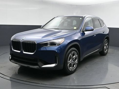 Used 2023 BMW X1 xDrive28i AWD/4WD image 1
