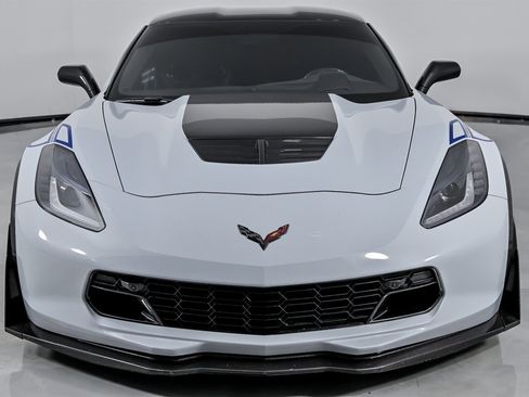 Used 2018 Chevrolet Corvette Z06 w/ Carbon 65 Edition image 5
