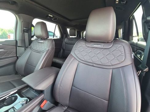 Used 2025 Ford Explorer Platinum w/ Ultimate Package RWD image 26