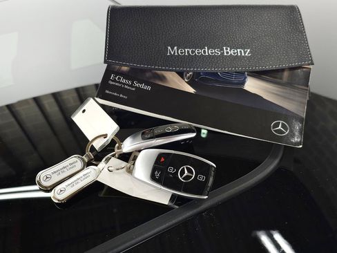 Used 2017 Mercedes-Benz E 300 4MATIC image 33