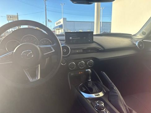 Used 2025 MAZDA MX-5 Miata RF Grand Touring image 12