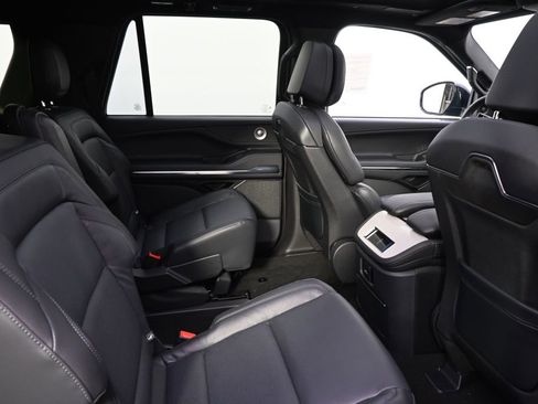 New 2026 Lincoln Navigator L Reserve image 18