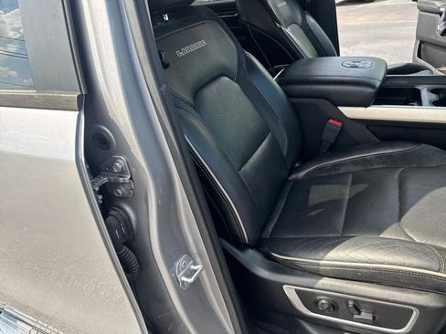 Used 2019 RAM 1500 Laramie AWD/4WD image 6