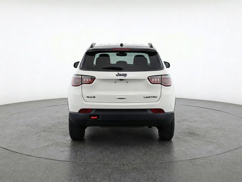 Used 2025 Jeep Compass Trailhawk AWD/4WD image 7