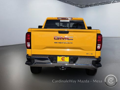 Used 2025 GMC Sierra 1500 SLE w/ Preferred Package image 5