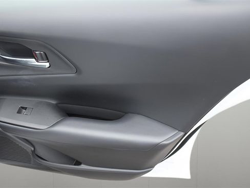 Certified 2026 Toyota Prius Plug-In Hybrid image 22