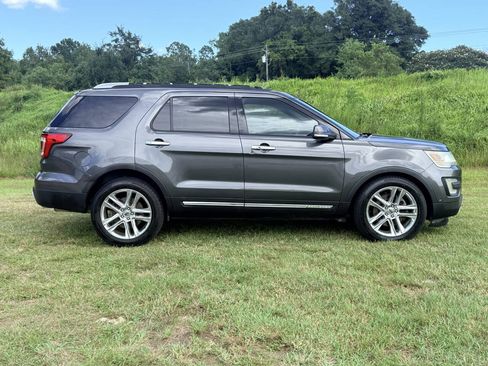 Used 2016 Ford Explorer Limited w/ Equipment Group 301A FWD image 5