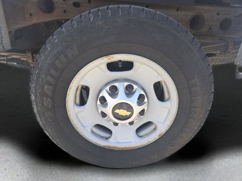 Used 2013 Chevrolet Silverado 2500 W/T image 25