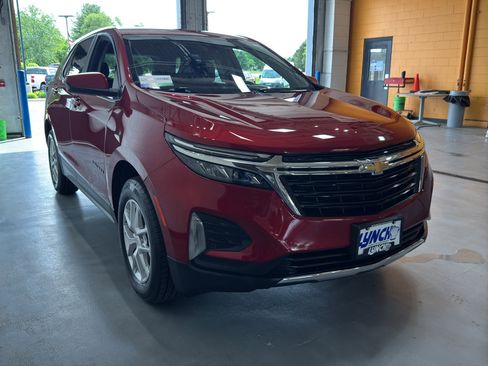 Used 2024 Chevrolet Equinox LT w/ LPO, Floor Liner Package AWD/4WD image 7