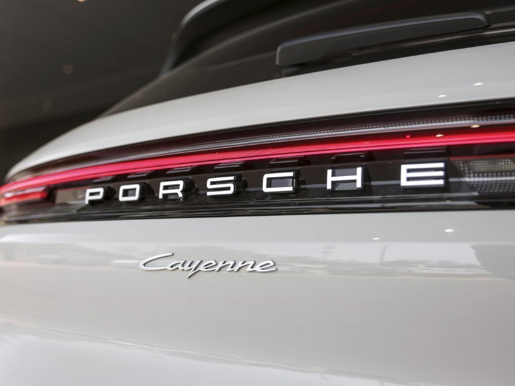 Certified 2026 Porsche Cayenne AWD/4WD image 15