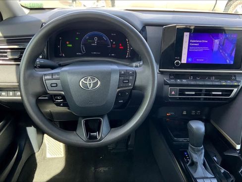 Certified 2025 Toyota Camry LE image 6