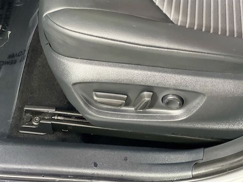 Used 2023 Toyota Camry SE w/ Convenience Package FWD image 16