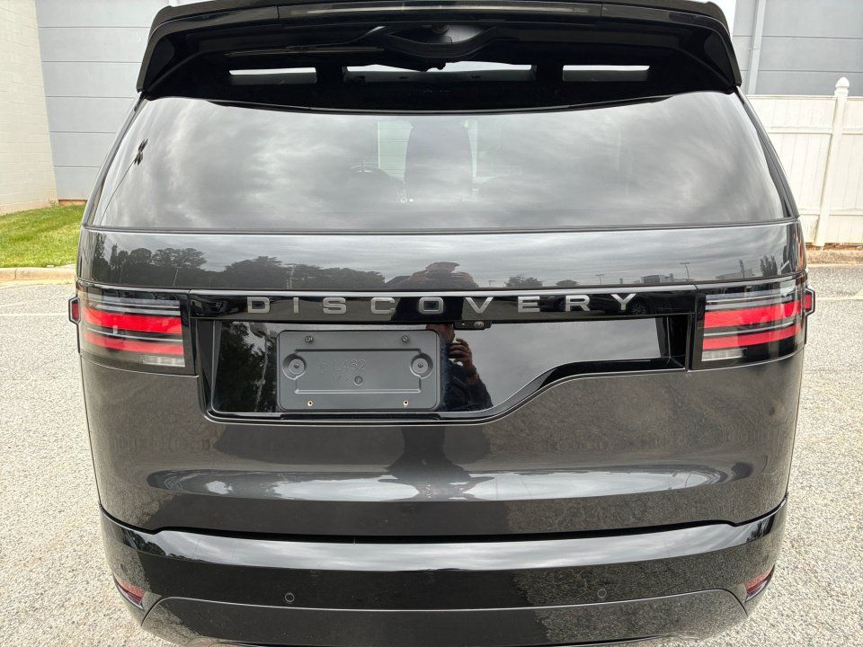 Certified 2025 Land Rover Discovery Dynamic SE AWD/4WD image 14