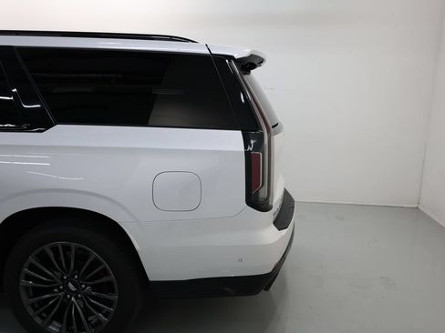 Used 2024 Cadillac Escalade ESV V w/ Heavy-Duty Trailer Package AWD/4WD image 69