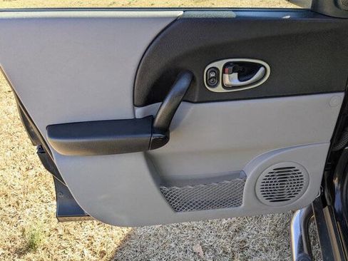 Used 2005 Saturn Vue AWD image 12