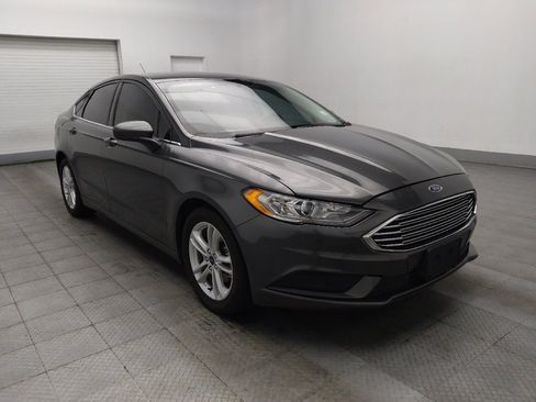 Used 2018 Ford Fusion SE w/ Fusion SE Technology Package FWD image 13