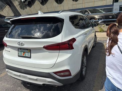 Used 2019 Hyundai Santa Fe Limited image 16