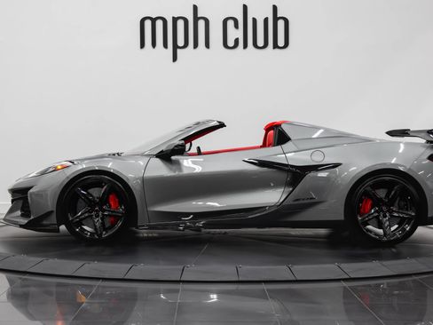 Used 2024 Chevrolet Corvette Z06 w/ Z07 Performance Package RWD image 14